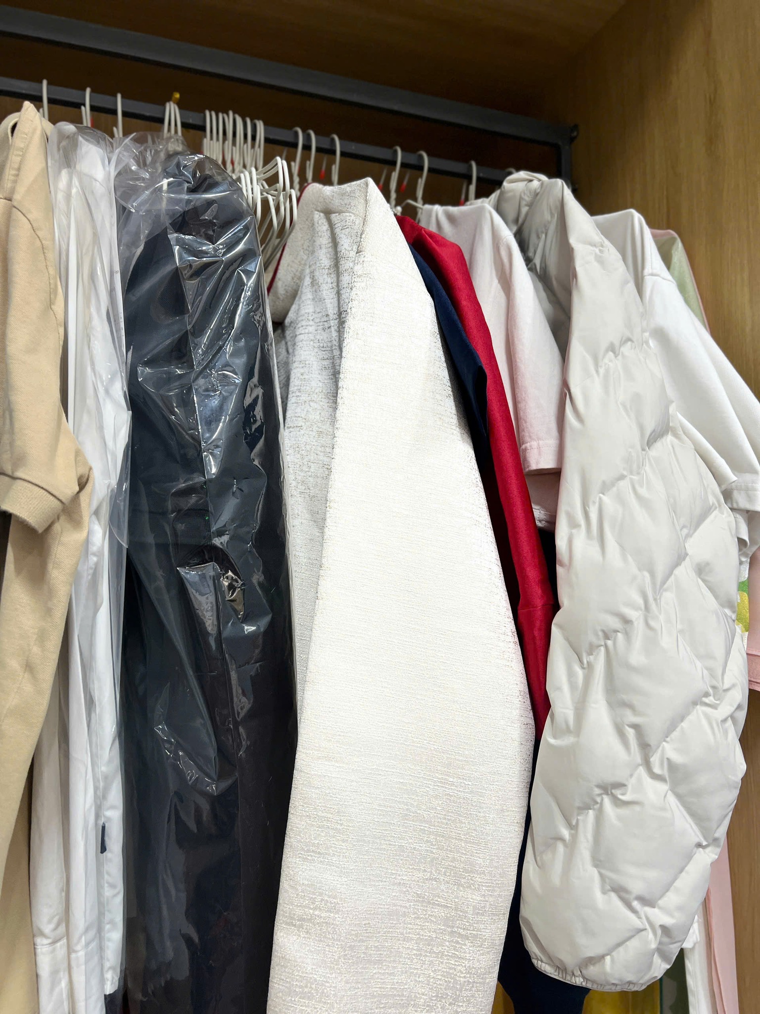 Sai lầm phổ biến khi tự giặt vest tại nhà